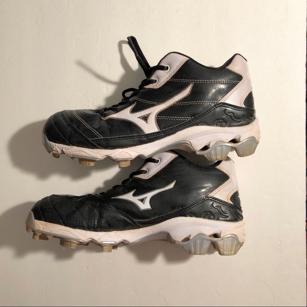 Sz 9W Mizuno Sneakers